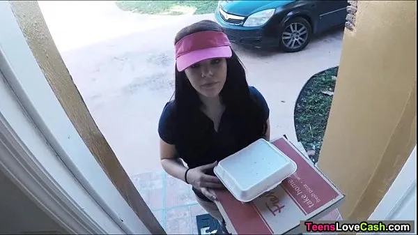 XXX Kimber Woods delivers pizza and bangs customer for more tips total Film