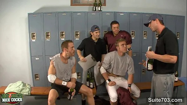 XXX Threesome jocks in locker room ภาพยนตร์ทั้งหมด