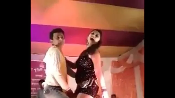 XXX Sexy Hot Desi Teen Dancing On Stage in Public on Sex Song samlede film
