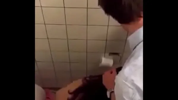 XXX کل فلموں Teen Doesnt Notice Being Recorded While In The Bathroom