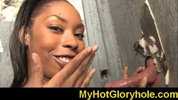 XXX Gloryhole-Initiations-black-girl-sucking-cock17 01 totalt antal filmer