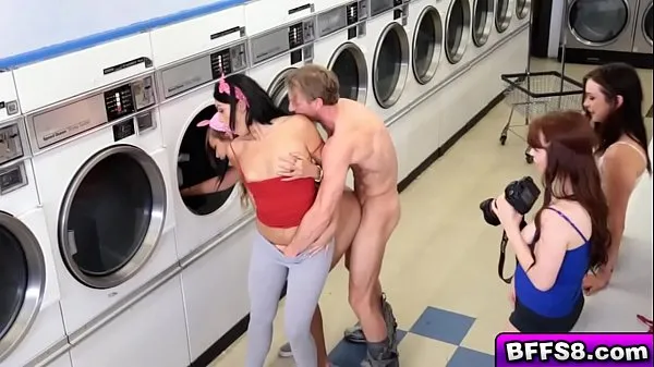 XXX Naughty babes hot group fuck at the laundry totalt antall filmer