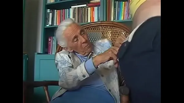XXX 92-years old granny sucking grandson jumlah Filem