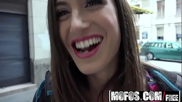 XXX Mofos - Public Pick Ups - Spanish Beauty Gives Messy Head starring Julia Roca totaal aantal films