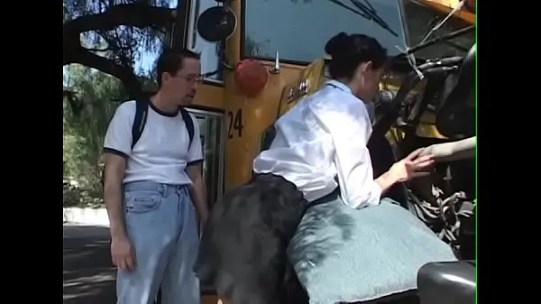 XXX Schoolbusdriver Girl get fuck for repair the bus - BJ-Fuck-Anal-Facial-Cumshot إجمالي الأفلام