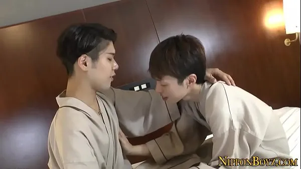 XXX Gay twink sucked by asian إجمالي الأفلام