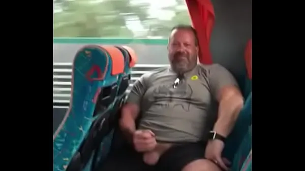 XXX FATTY SHOWING THE DICK ON THE BUS 총 동영상