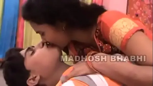 XXX Mallu boy and girl enjoying sex and kissing totalt antall filmer
