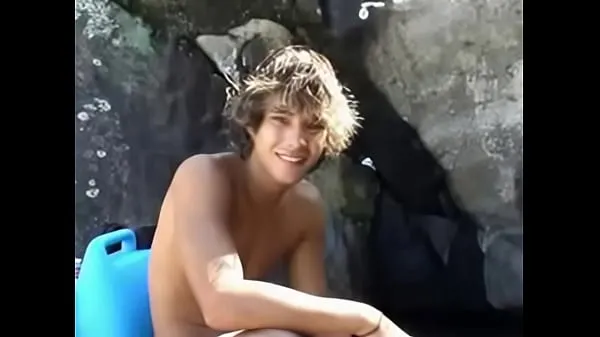 Celkem XXX filmů: Brazilian surfer dude jerks off