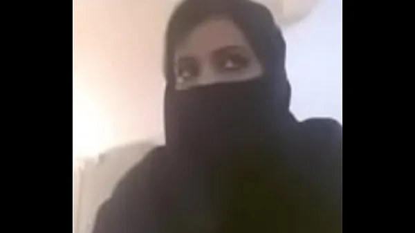 XXX Muslim hot milf expose her boobs in videocall σύνολο ταινιών