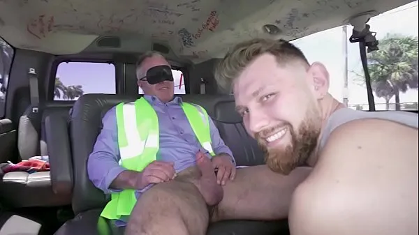 Celkem XXX filmů: BUS - Construction Worker Dale Savage Gets Got By Jacob Peterson In A Van