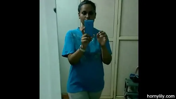 XXX Indian Girl Changing Her Sports Wear After Gym Homemade totalt antall filmer