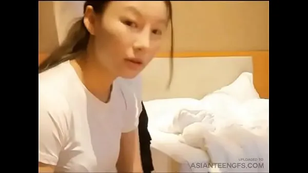 XXX Chinese girl is sucking a dick in a hotel ภาพยนตร์ทั้งหมด