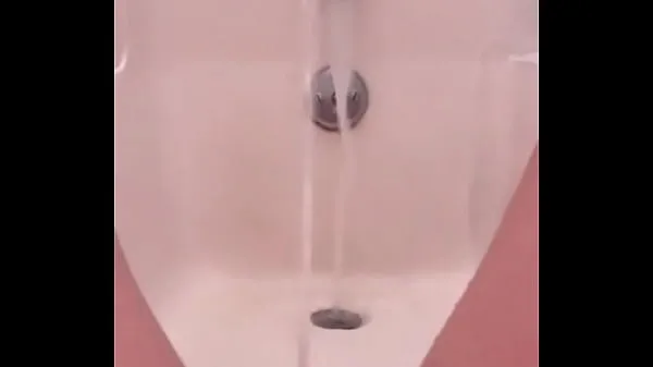 XXX 18 yo pissing fountain in the bath 电影总数