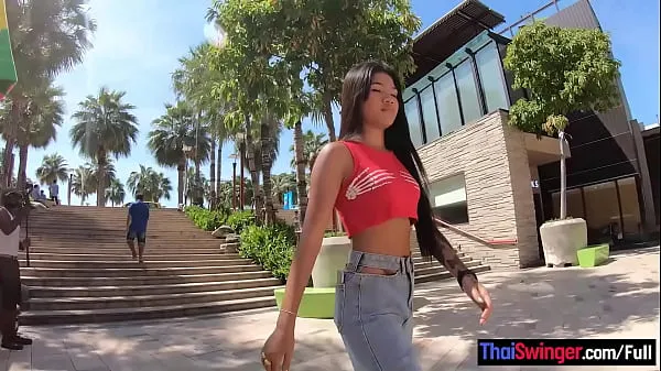 XXX yhteensä Amateur Thai teen with her 2 week boyfriend out and about before the sex elokuvaa
