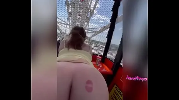 XXX Slut get fucks in public on the Ferris wheel wszystkich filmów