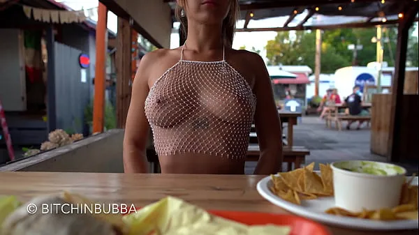 XXX کل فلموں Tits exposed at the restaurant