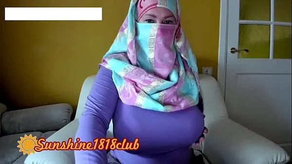 XXX Muslim sex arab girl in hijab with big tits and wet pussy cams October 14th celkový počet filmov