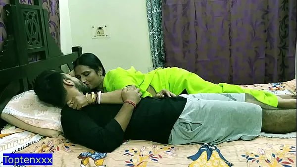 XXX Indian xxx milf aunty ko shat first time sex but caught us and he demands sex samlede film