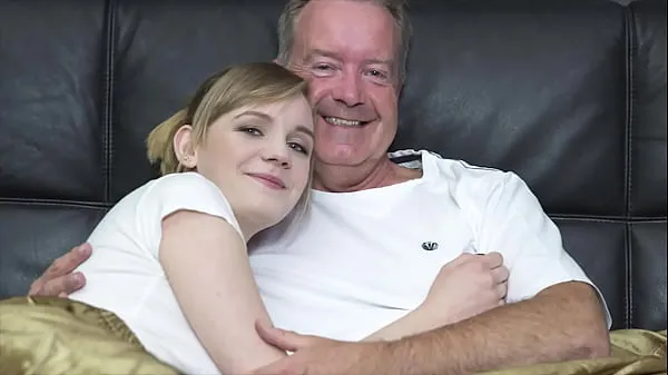 XXX Sexy blonde bends over to get fucked by grandpa big cock 电影总数