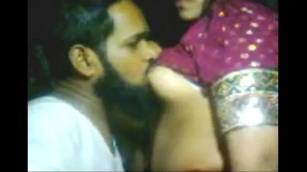 XXX Indian mast village bhabi fucked by neighbor mms - Indian Porn Videos skupno število filmov