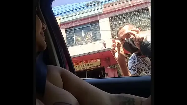 XXX Mary cadelona wife showing off in the car through the streets of São Paulo showing her tits on the sidewalk in broad daylight in the capital of São Paulo, husband close कुल मूवीज