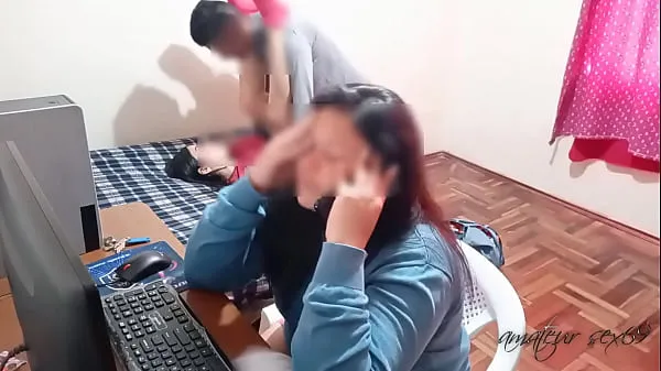 XXX My wife's cuckold talking on the phone while I eat her best friend: the more distracted she is, the richer I fuck with her friend while she pays my house debts ภาพยนตร์ทั้งหมด
