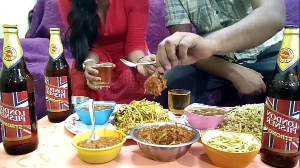 XXX The mistress made special food for the sahib and while eating food, she kissed the pussy. Hindi with sexy voice. Mumbai ashu 电影总数