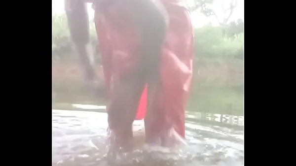 XXX Indian village desi aunty Topless Outdoor Bath with shakshi 총 동영상