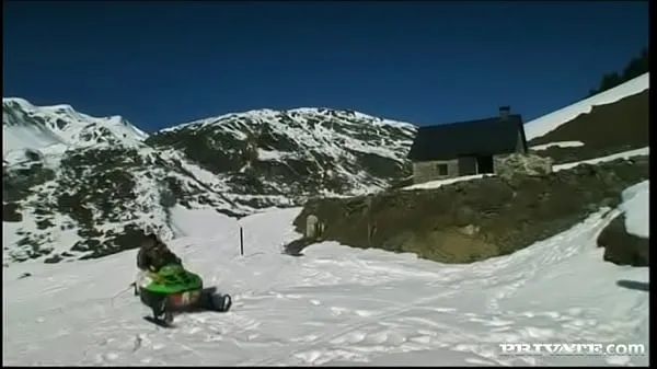 XXX Liliane Tiger tiene su culo perfecto invadido en una moto de nieve total de películas