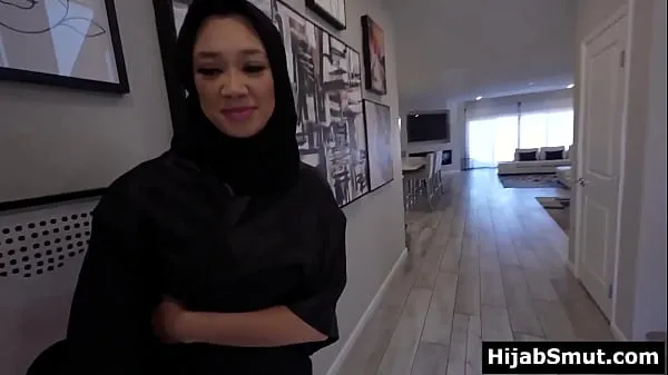 XXX Muslim girl in hijab asks for a sex lesson totalt antal filmer