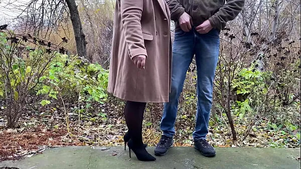 XXX StepMother-in-law in leather skirt and heels holds son-in-law's dick while he pees σύνολο ταινιών