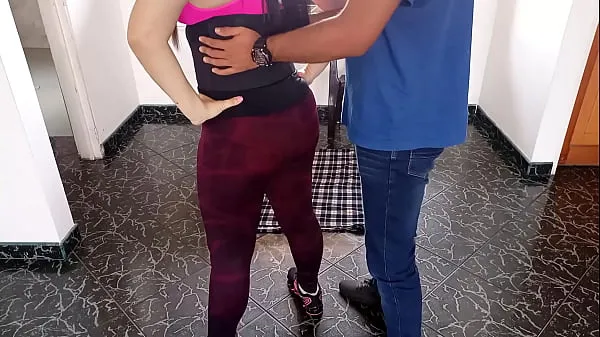 XXX I fucked my best friend's wife when she was going to train at my house: it was bad but how can I stand her rich ass and even more so with the tight lycra she had on toplam Film