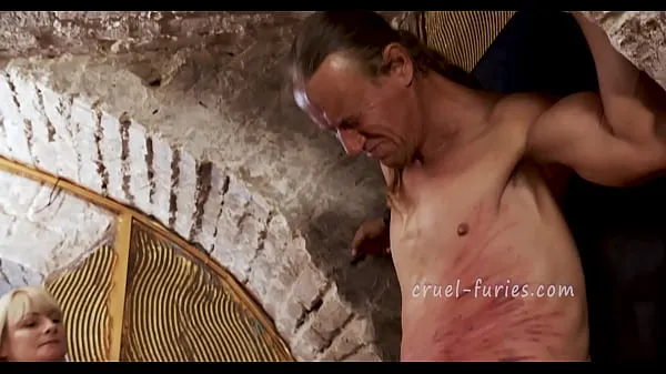Celkem XXX filmů: Painful Red Bruises on Poor Guy's Flesh