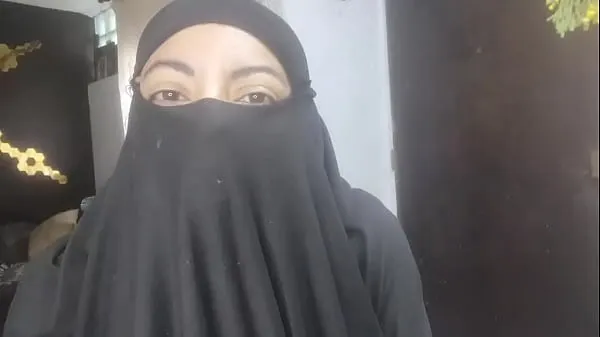 XXX کل فلموں Real Horny Amateur Arab Wife Squirting On Her Niqab Masturbates While Husband Praying HIJAB PORN