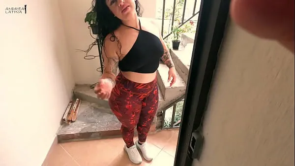 XXX I fuck my horny neighbor when she is going to water her plants összes film