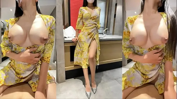 XXX The "domestic" goddess in yellow shirt, in order to find excitement, goes out to have sex with her boyfriend behind her back! Watch the beginning of the latest video and you can ask her out celkový počet filmov