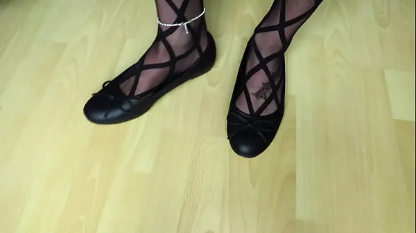 XXXAndres Machado black leather ballet flats and pantyhose - shoeplay by Isabelle-Sandrine合計映画