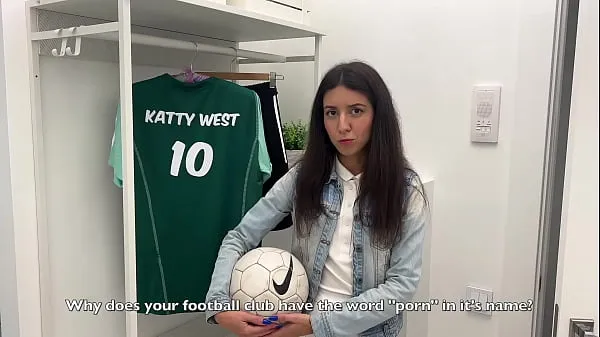 XXX The recruiter of a football team picks up a young footballer in front of the stadium to fuck her totalt antall filmer
