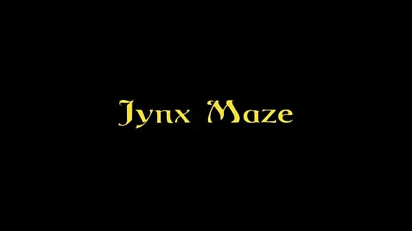 XXX yhteensä Sexy Latina Jynx Maze Sucks A Cock Through A Glory Hole In Oral Sex Scene elokuvaa