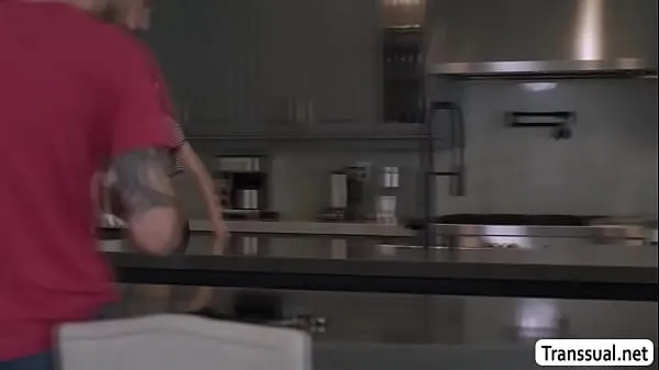 Celkem XXX filmů: Tbabe Amanda Riley rides bfs dick in kitchen